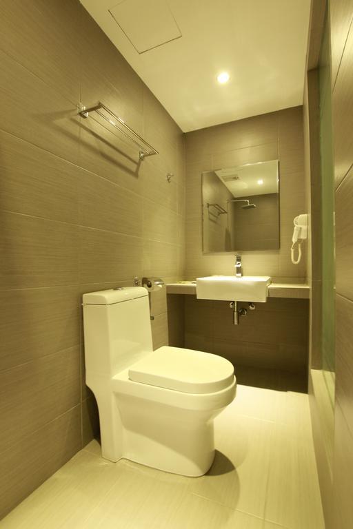 Hotel 99 Pusat Bandar ปูชอง ภายนอก รูปภาพ