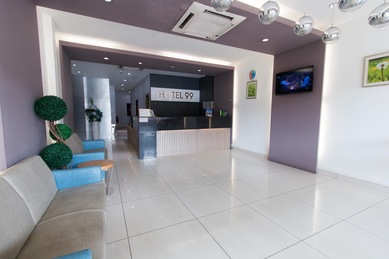 Hotel 99 Pusat Bandar ปูชอง ภายนอก รูปภาพ