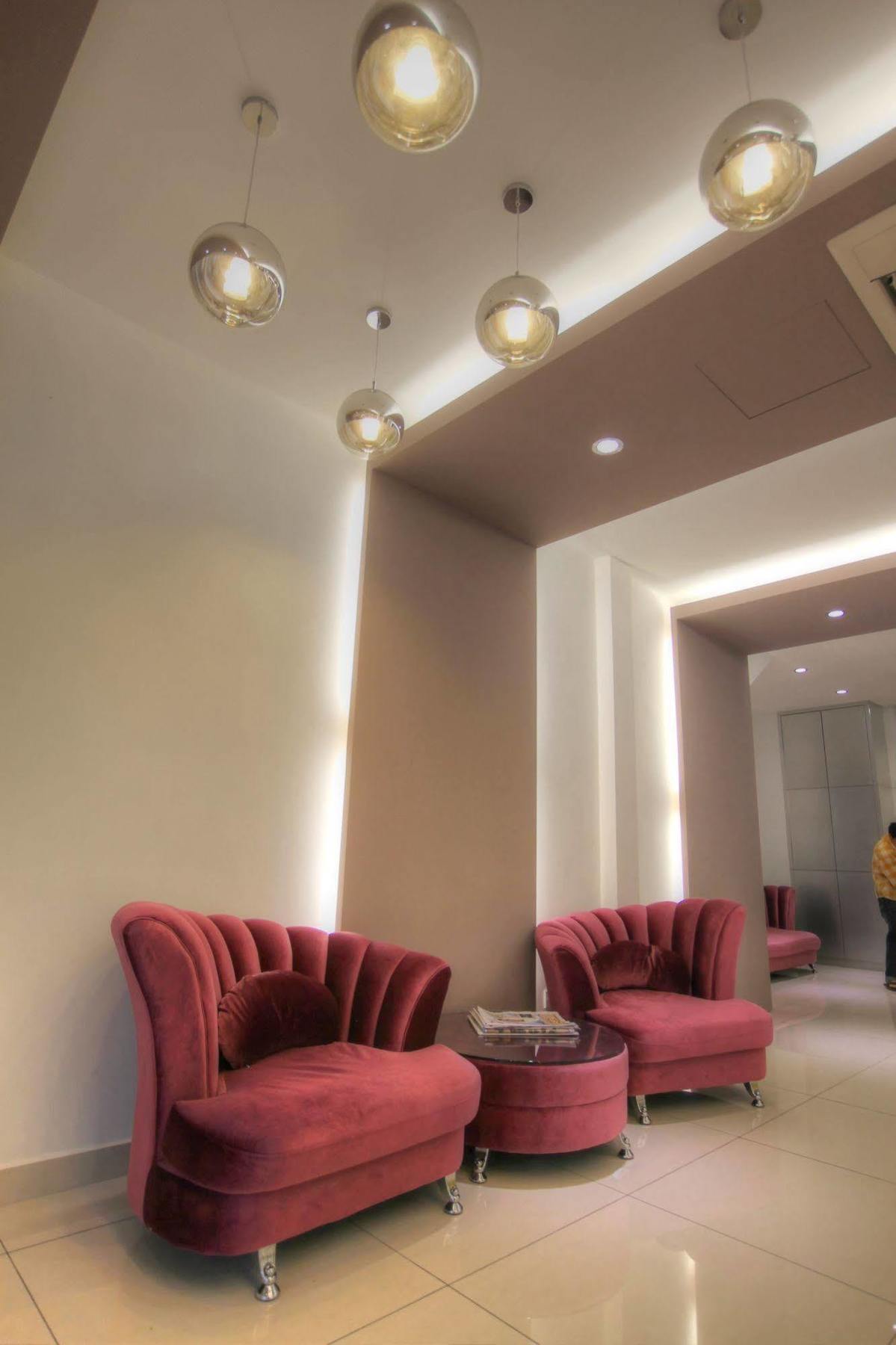 Hotel 99 Pusat Bandar ปูชอง ภายนอก รูปภาพ